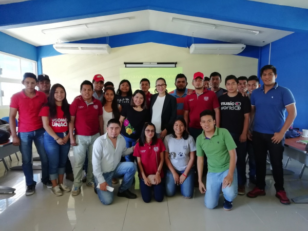 Se realiza taller de finanzas personales en Facultad Maya